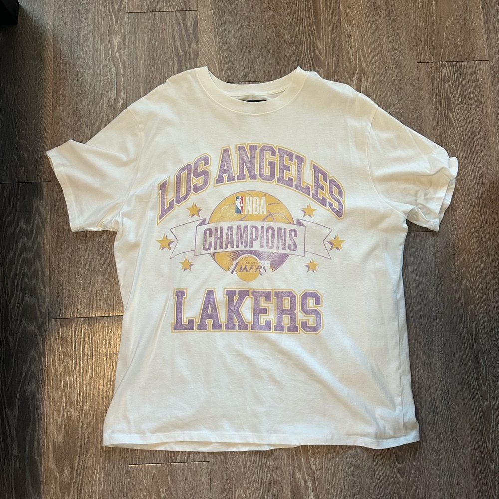 Abercrombie & Fitch Lakers Graphic Tee